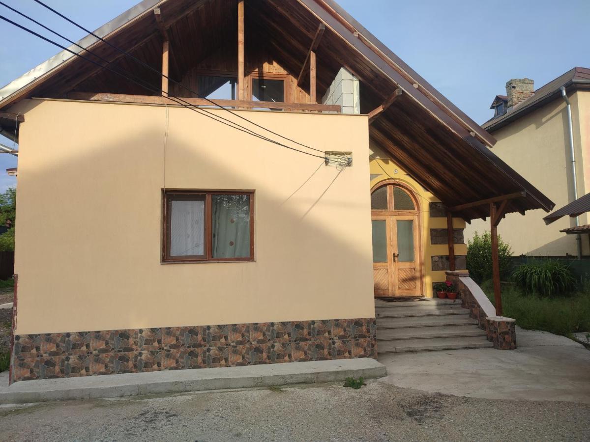 Central House Otel Curtea de Argeş Dış mekan fotoğraf