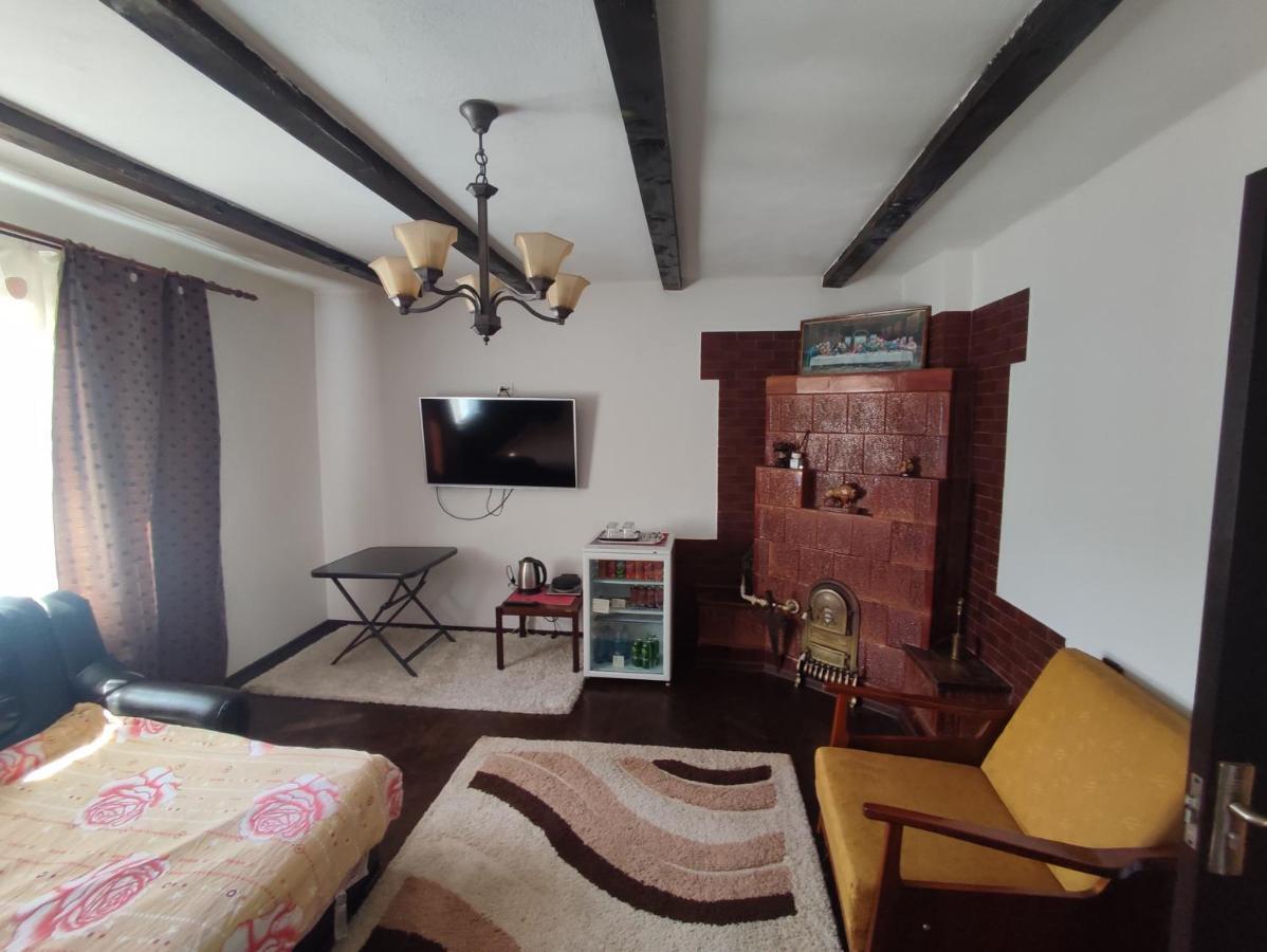 Central House Otel Curtea de Argeş Dış mekan fotoğraf